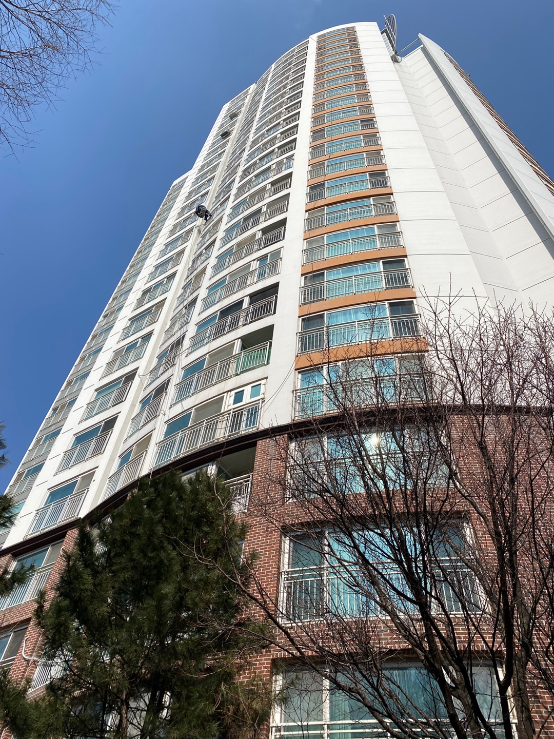 논현파크포레아파트 — 아파트 외벽