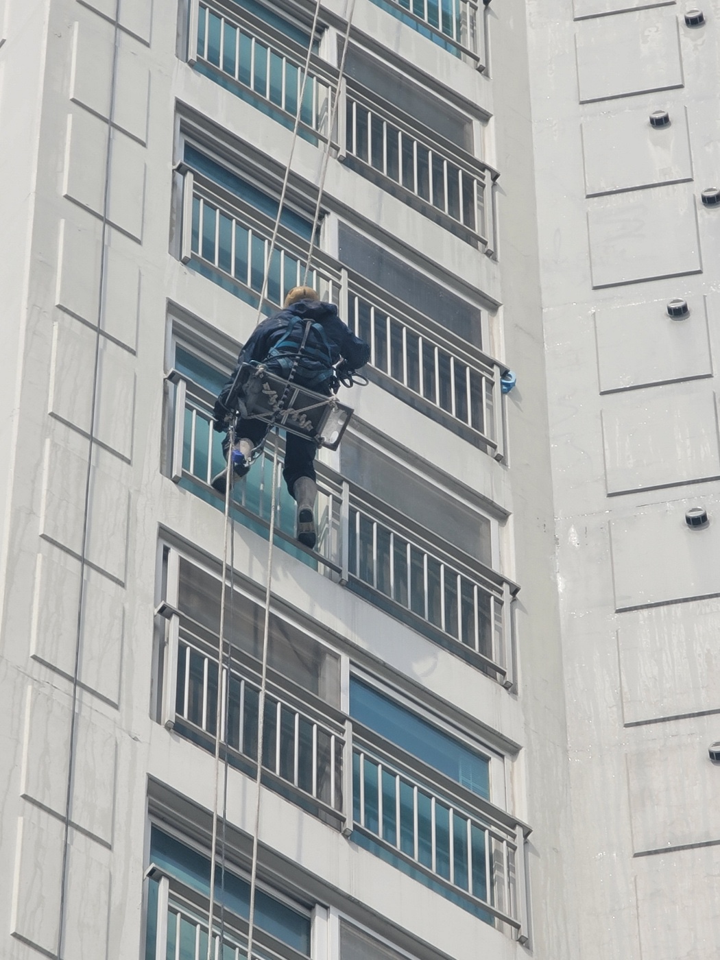 논현파크포레아파트 — 아파트 외벽