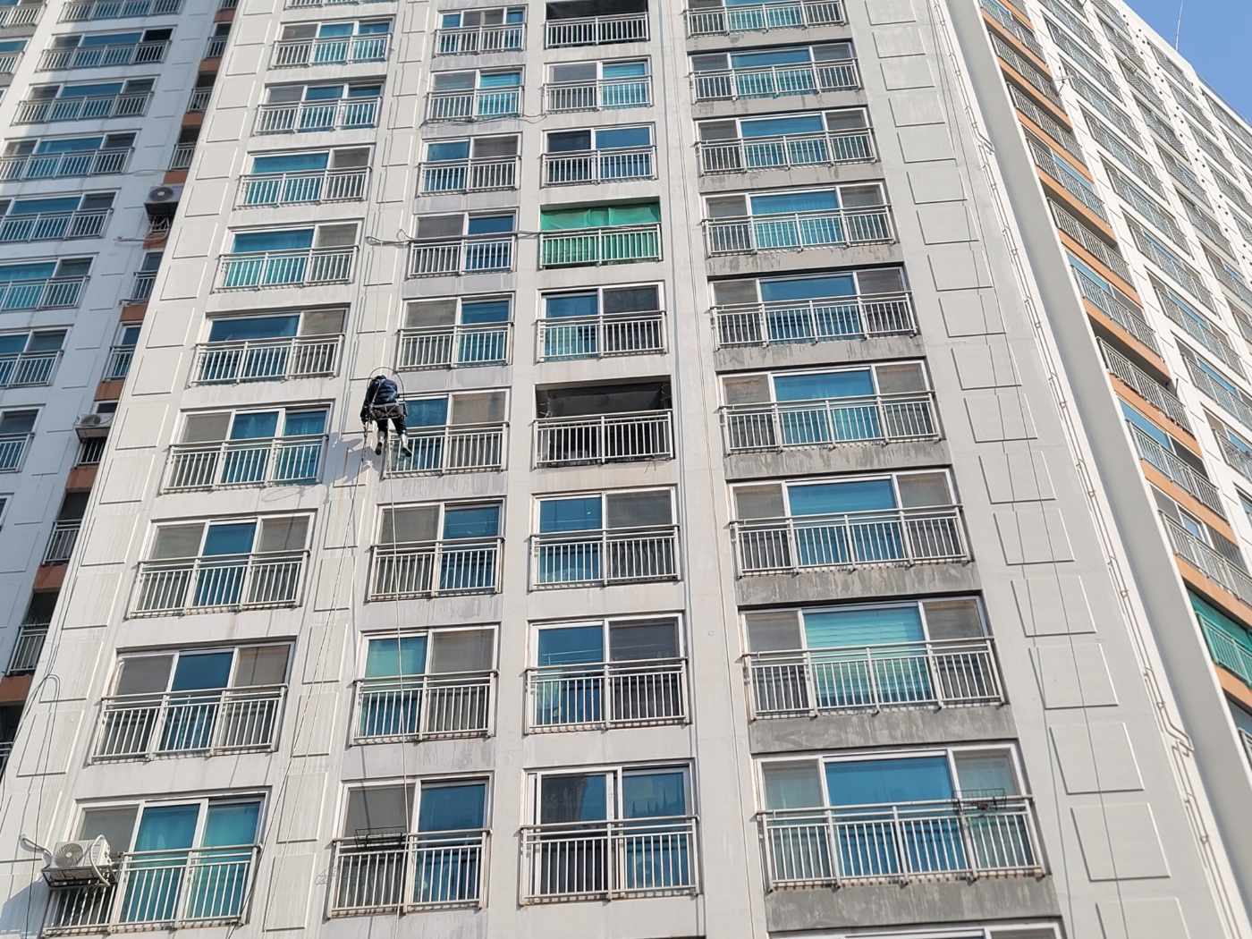 논현파크포레아파트 — 아파트 외벽