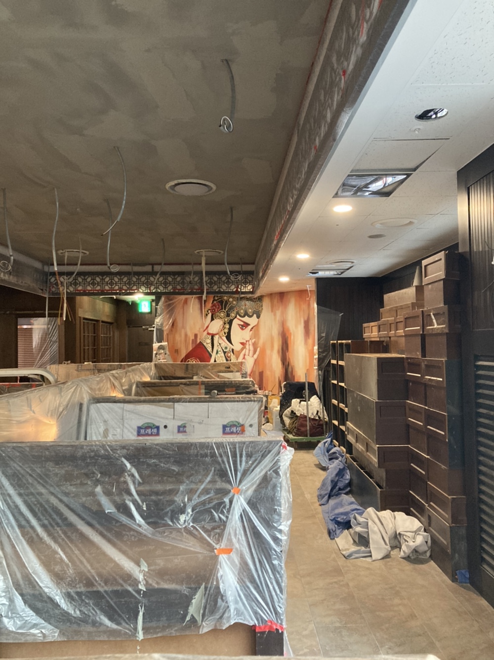 테이스트&테이스트 — 레스토랑 포인트 벽화