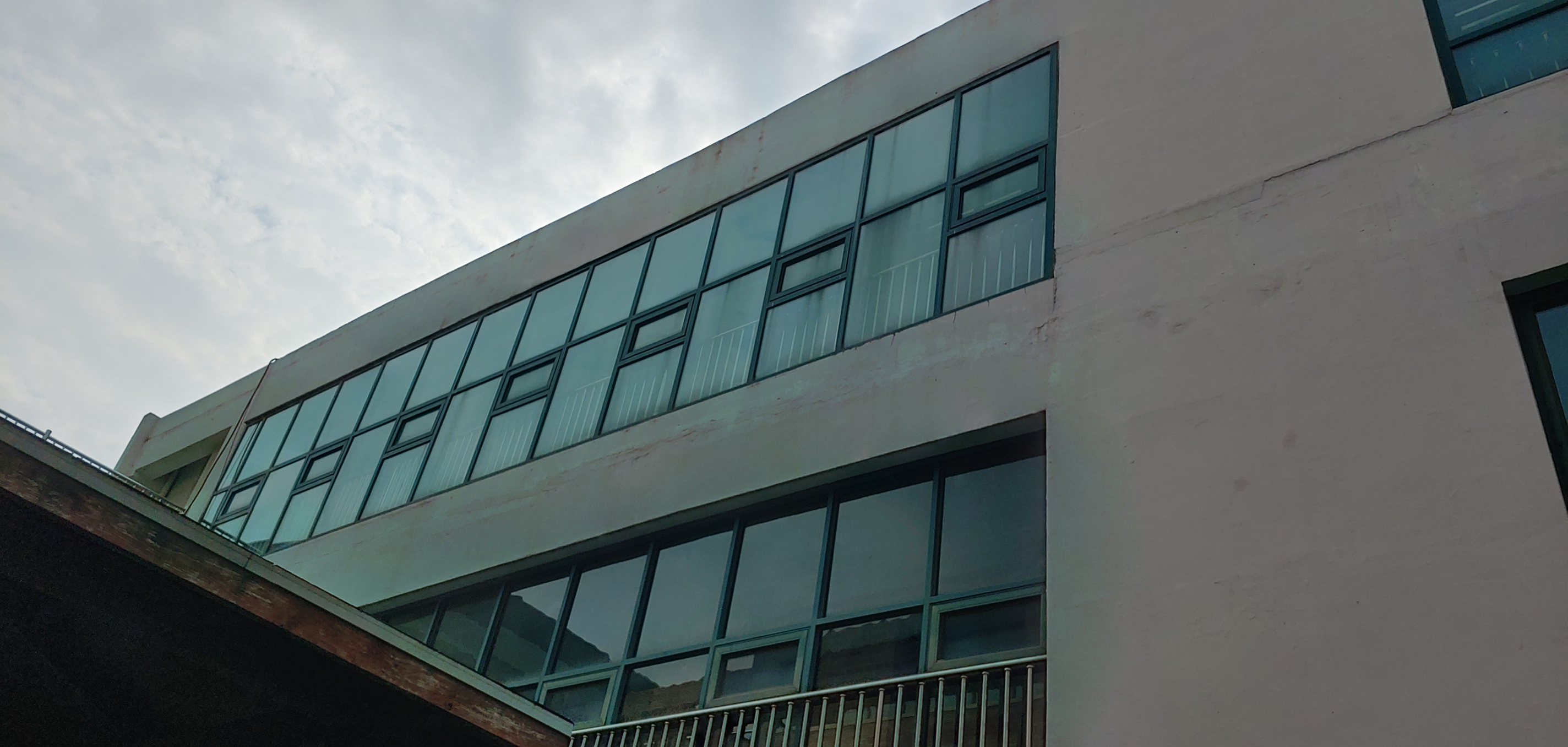 송화초등학교 — 초등학교