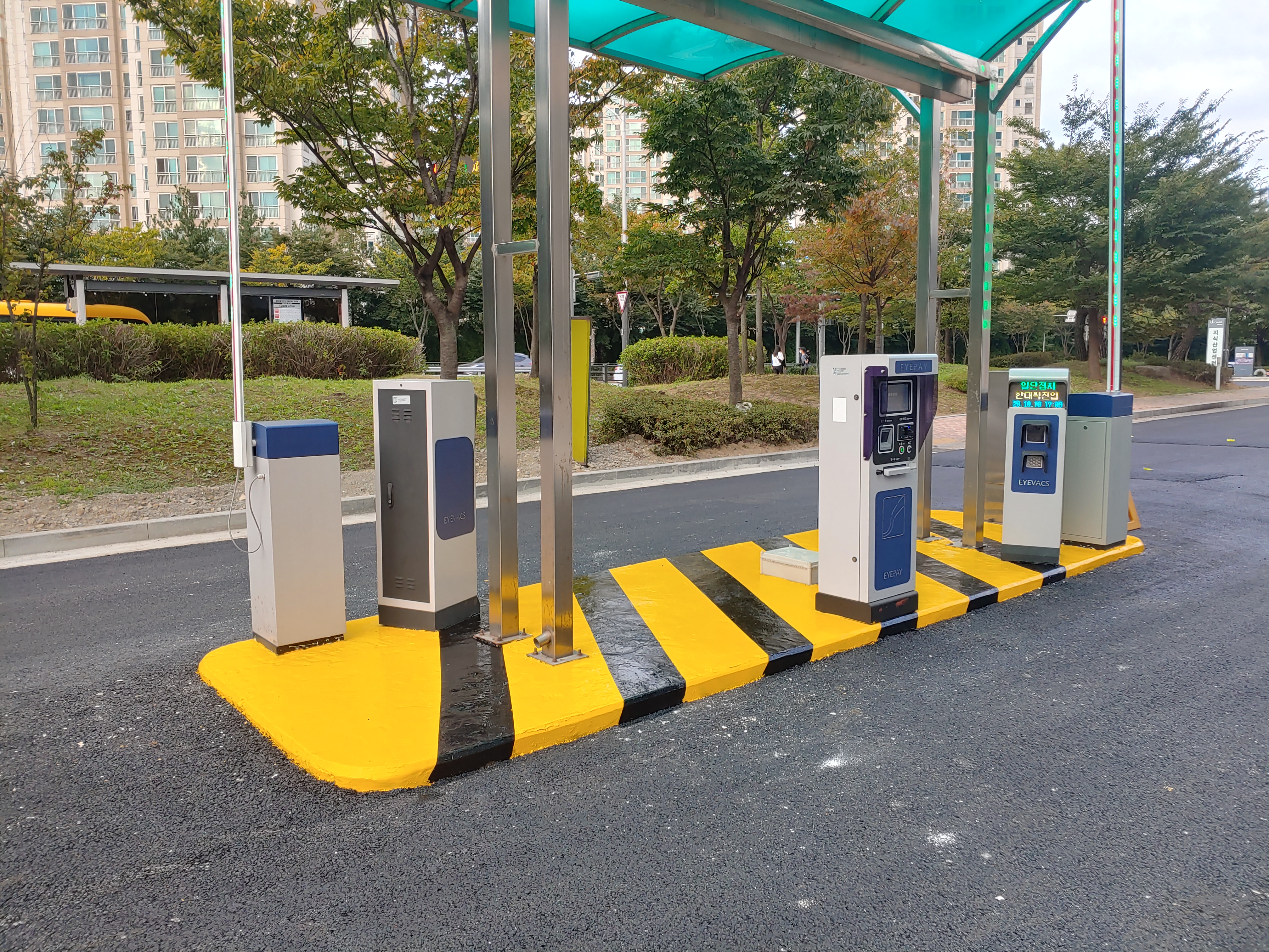 흥덕U타워 — 시설 보강 및 재도장