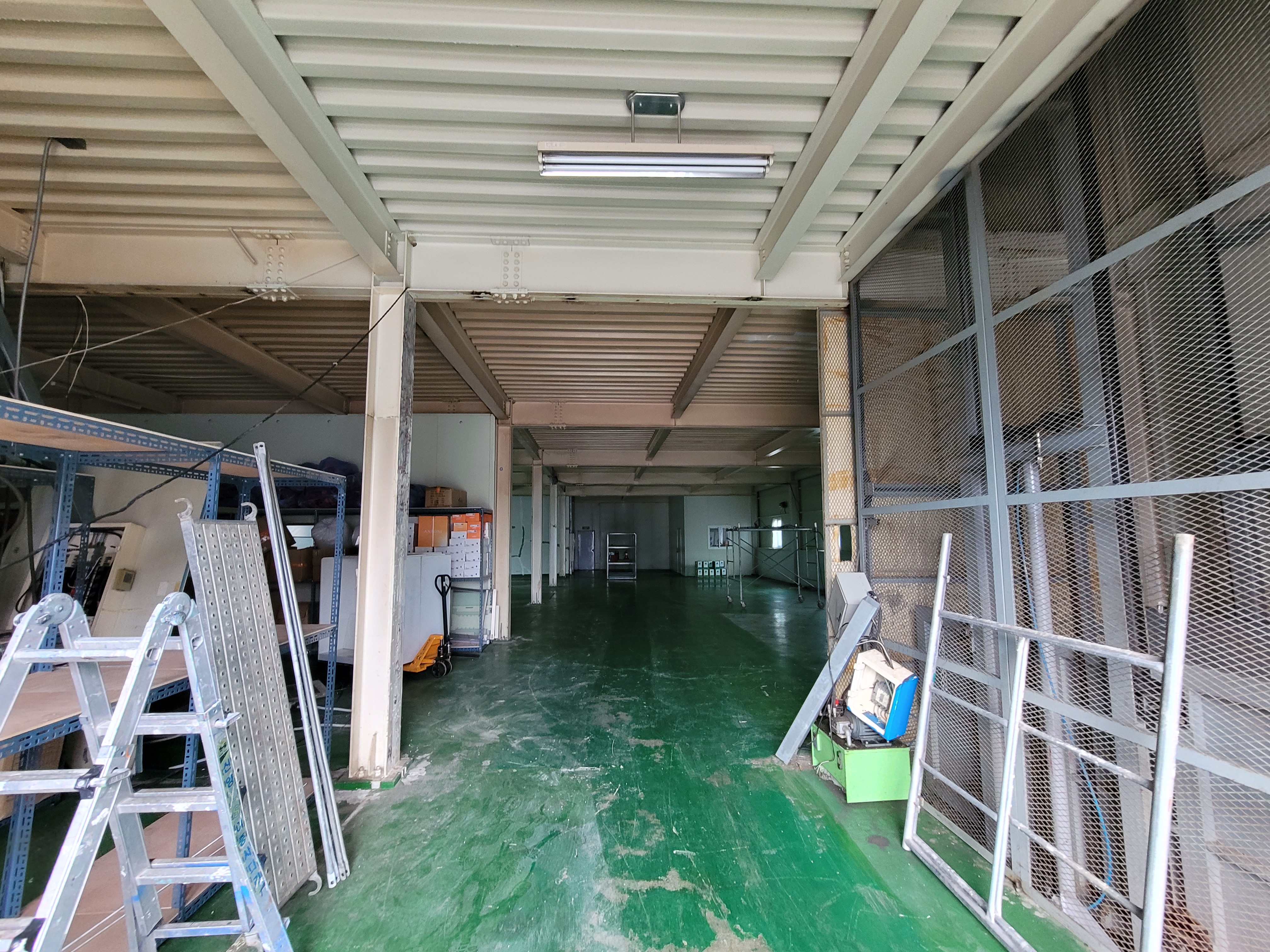 바이네르 — 창고/매장