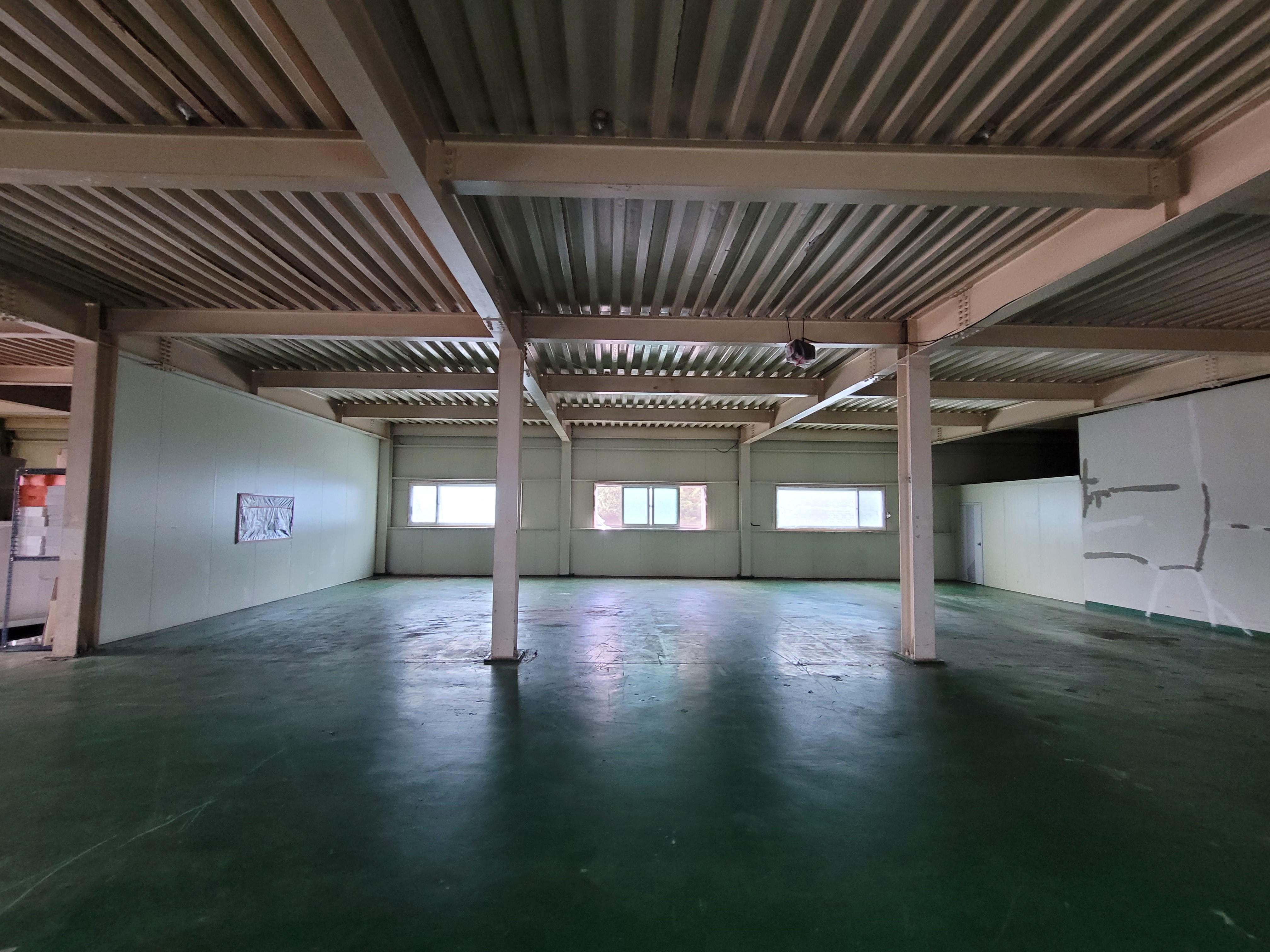 바이네르 — 창고/매장