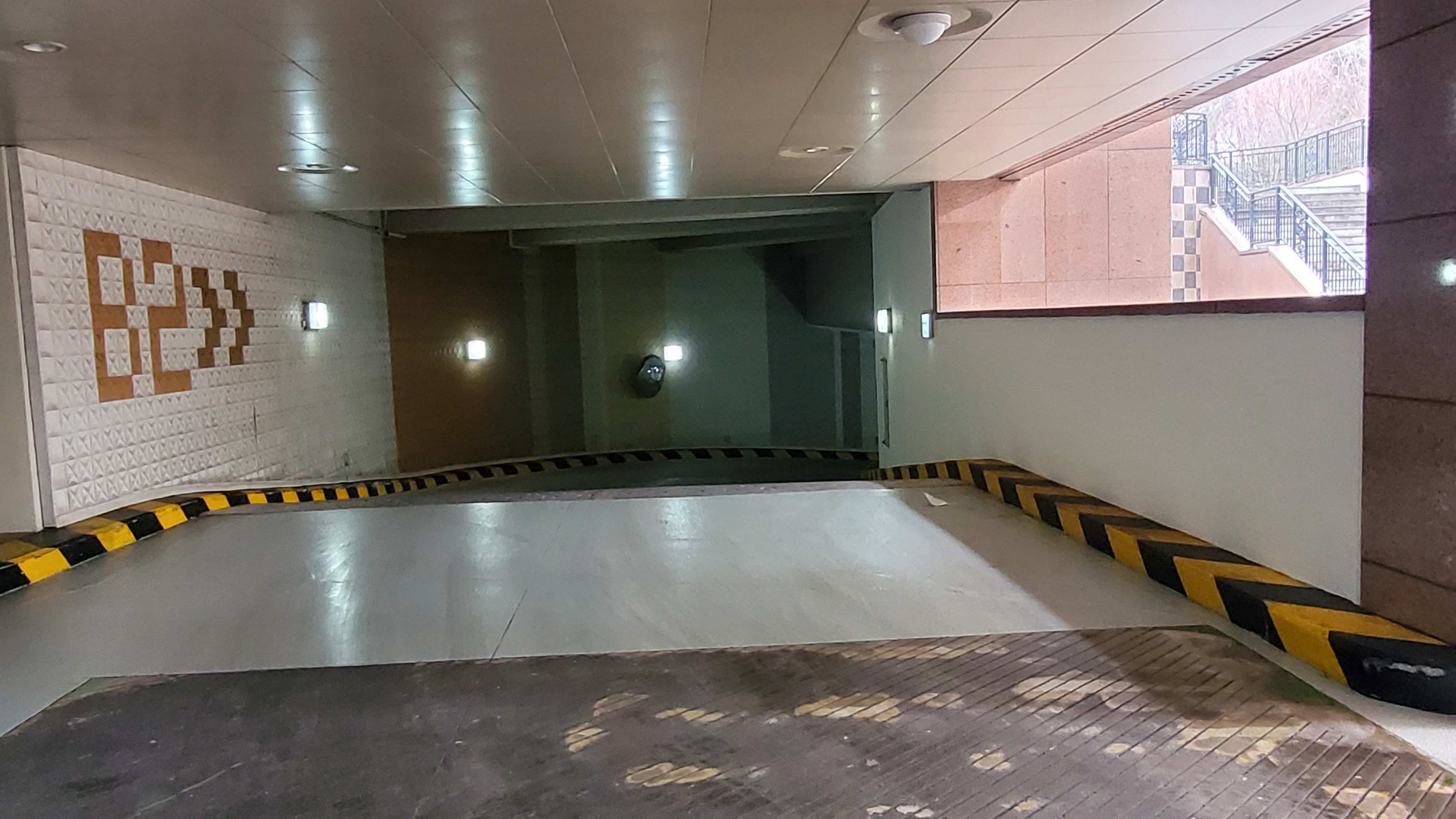 교동 파라곤지하주차장 — 지하주차장