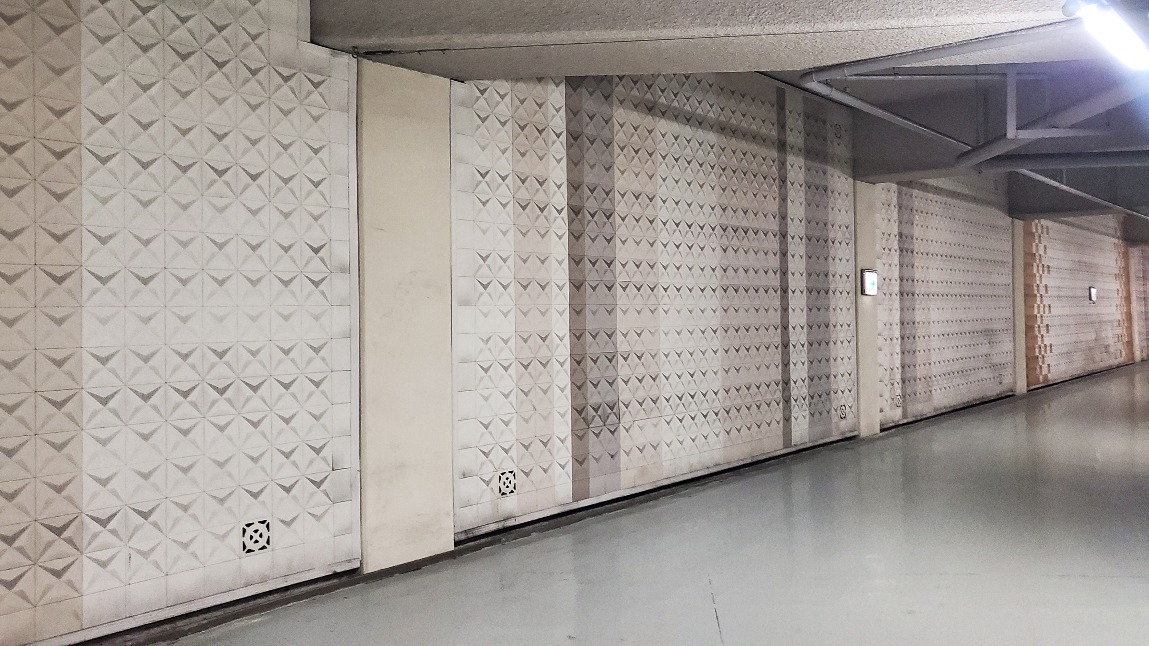 교동 파라곤지하주차장 — 지하주차장