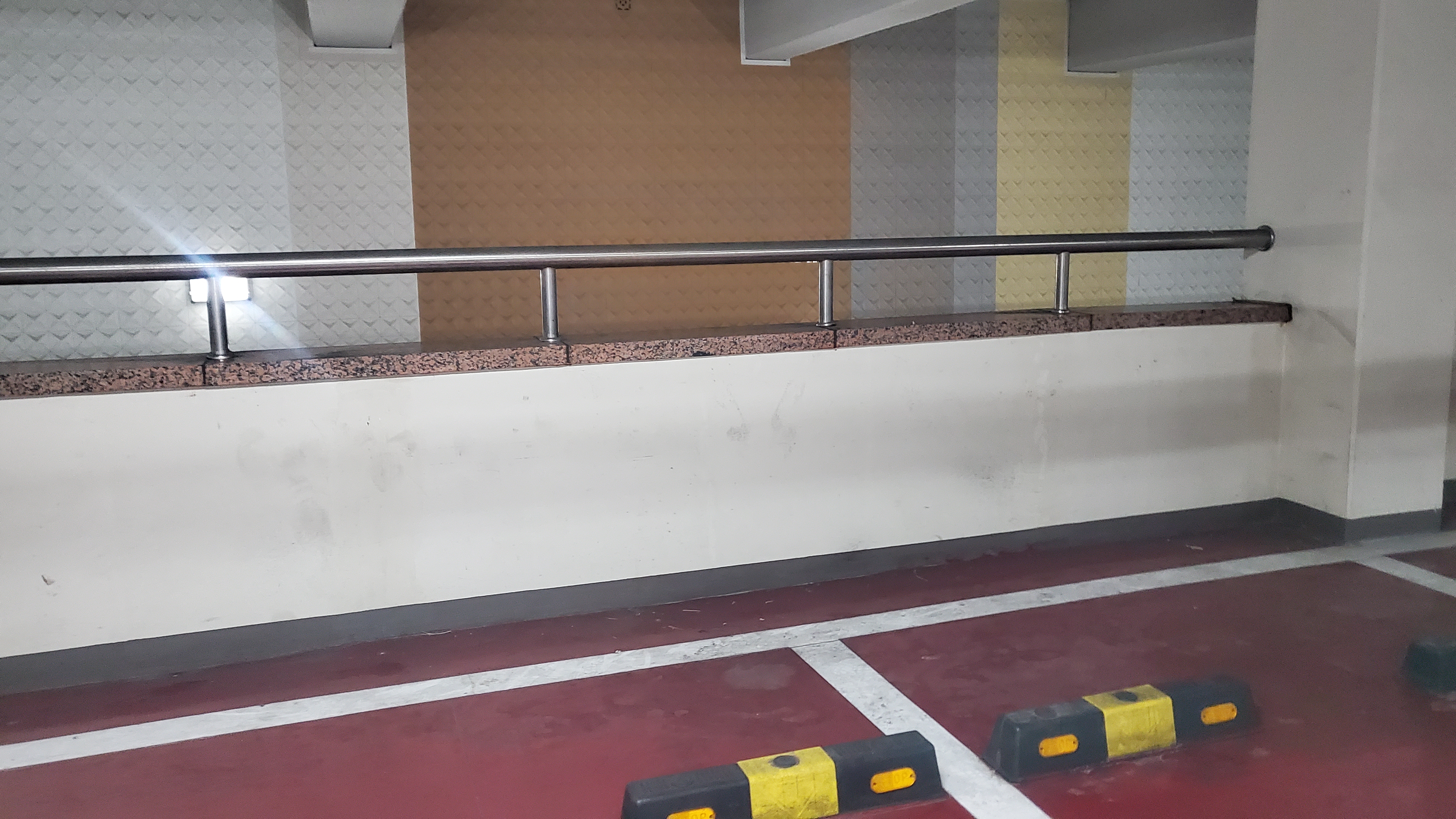 교동 파라곤지하주차장 — 지하주차장